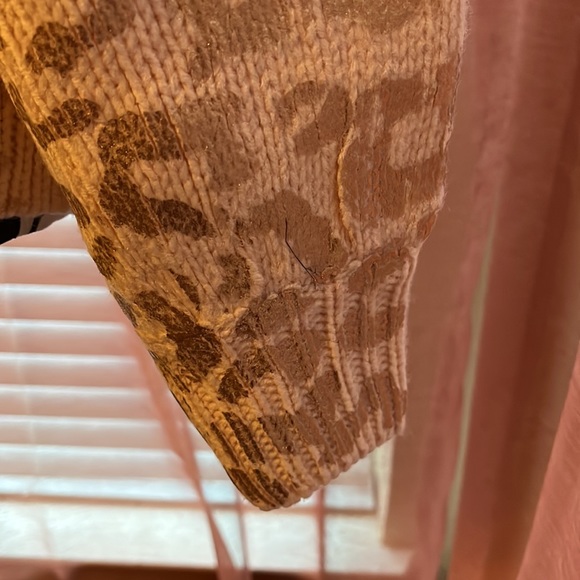 Women’s Long sleeve, over size’s sweater - Picture 3 of 4